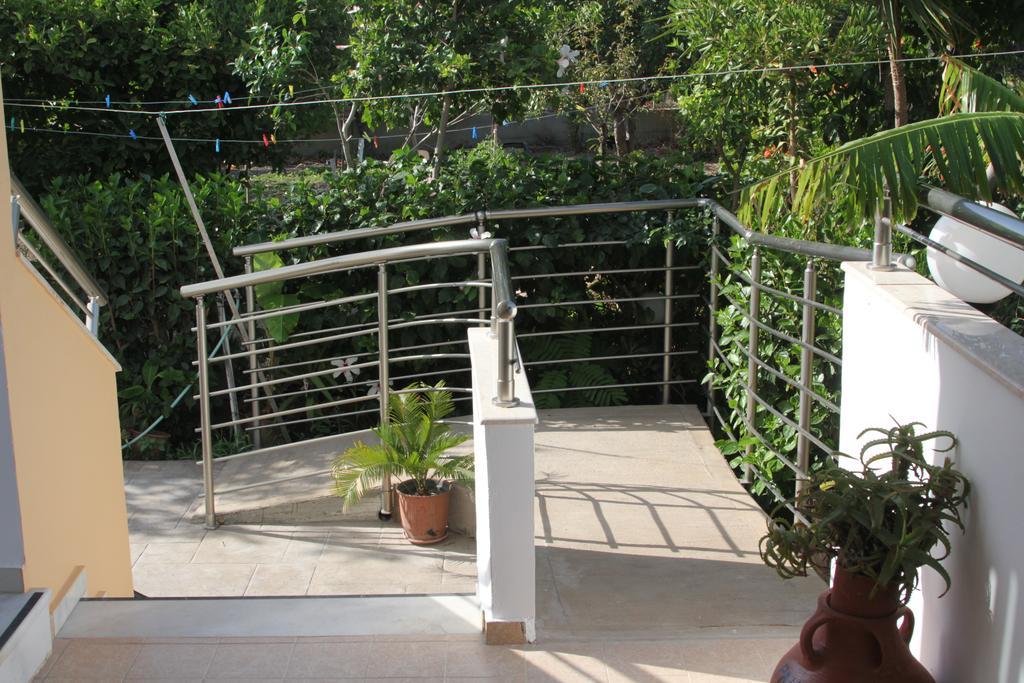 Paul's Garden Studios Haraki Exterior foto